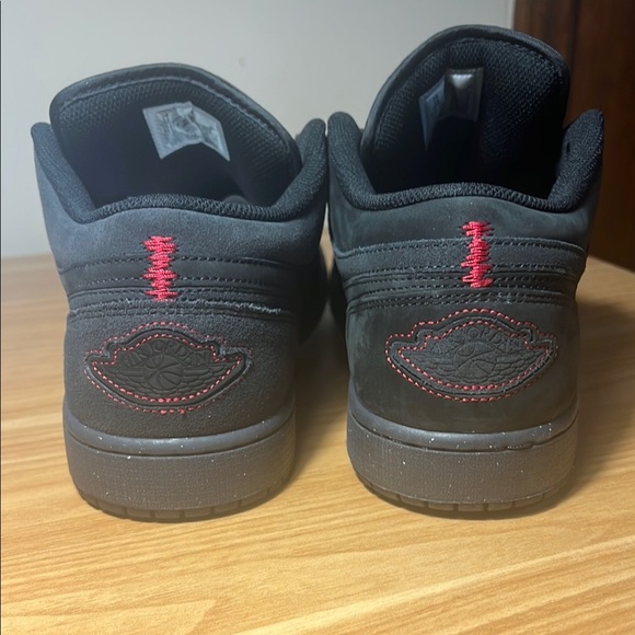 Nike Air Jordan 1 Low SE Craft Dark Smoke Grey Varsity Red. Size 13 - Picture 4 of 6